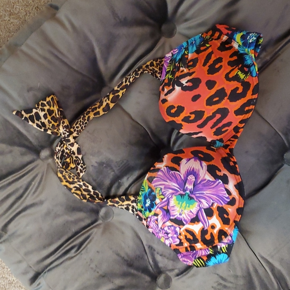 Victoria Secret size 34C